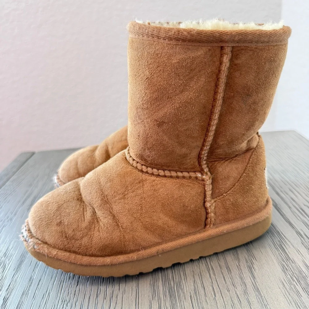 UGG Australia Kids Classic Short Suede Boots‎ Chestnut Brown 5251T Size 12